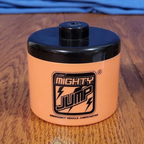 ViaTek Mighty Jump Emergency Vehicle Jumpstarter As Seen on TV NEW IN BOX - Picture 2 of 8